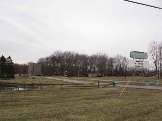 Starlite Drive-In Theatre - 2006 Photo (newer photo)